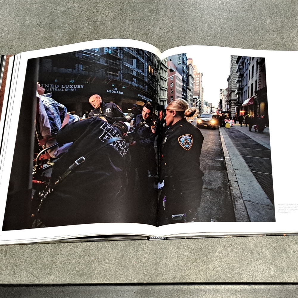 NYPD BOOK - Picture 5 of 9